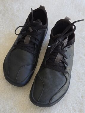 Vivo Barefoot Men's Black Lace-Up Minimalist Sneakers